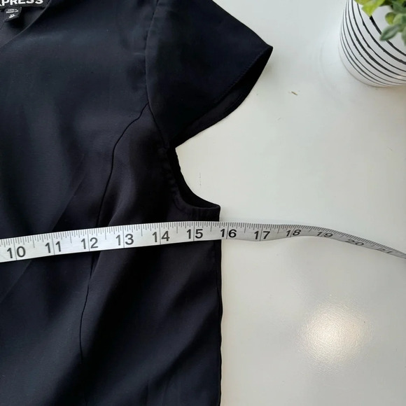 Express top peplum hem cap sleeves back zipper closure black size XS - Picture 5 of 9